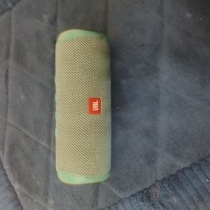 Jbl flip 5 speaker